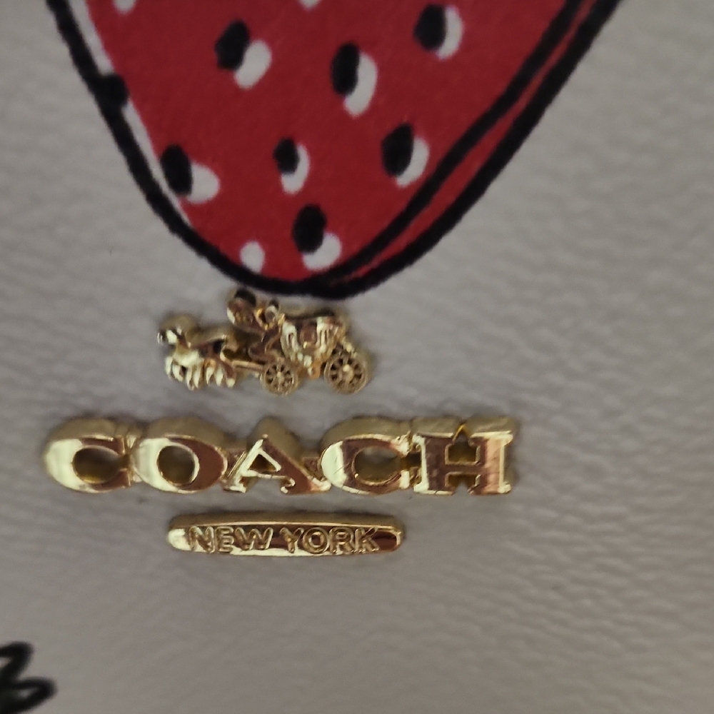 Fashion to Figure White Mini Bag with Strawberry Design - Picture 5 of 11
